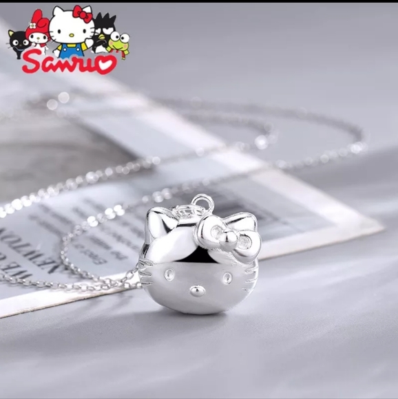 Hello Kitty Locket - Picture 7 of 12